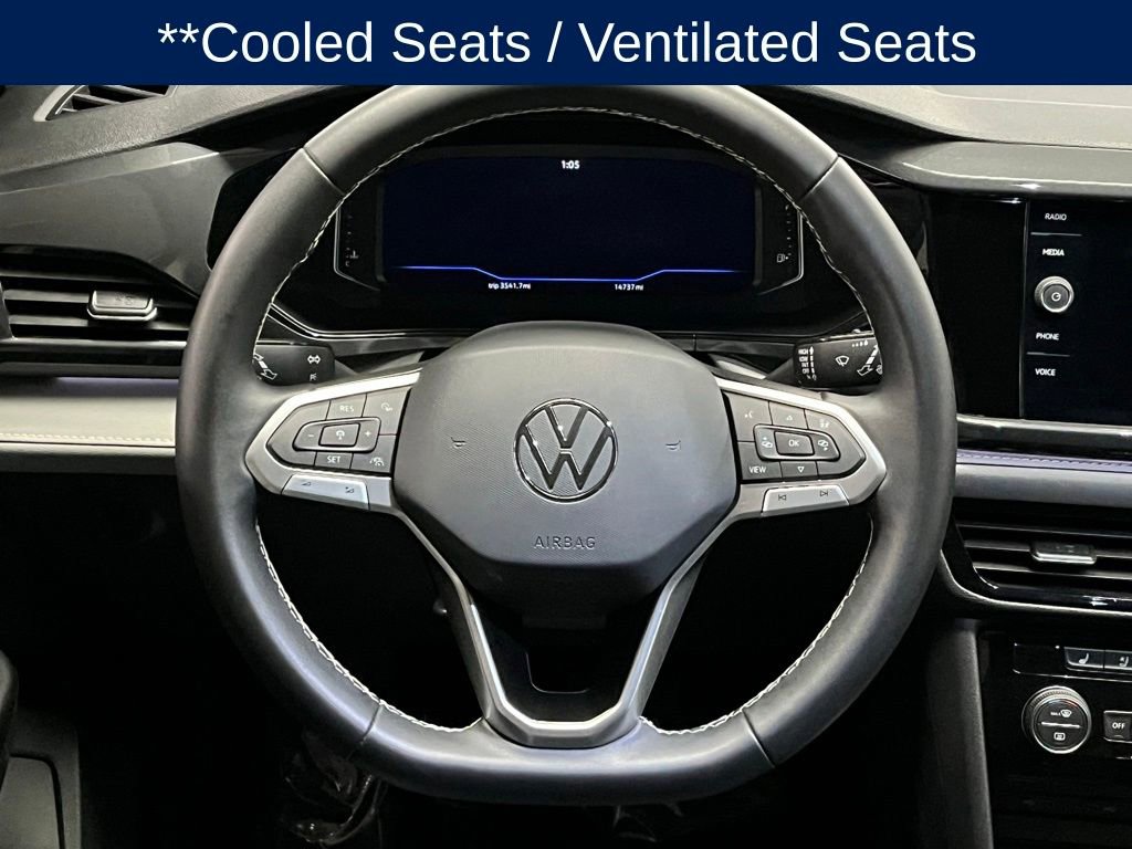 Used 2023 Volkswagen Taos SEL image 9