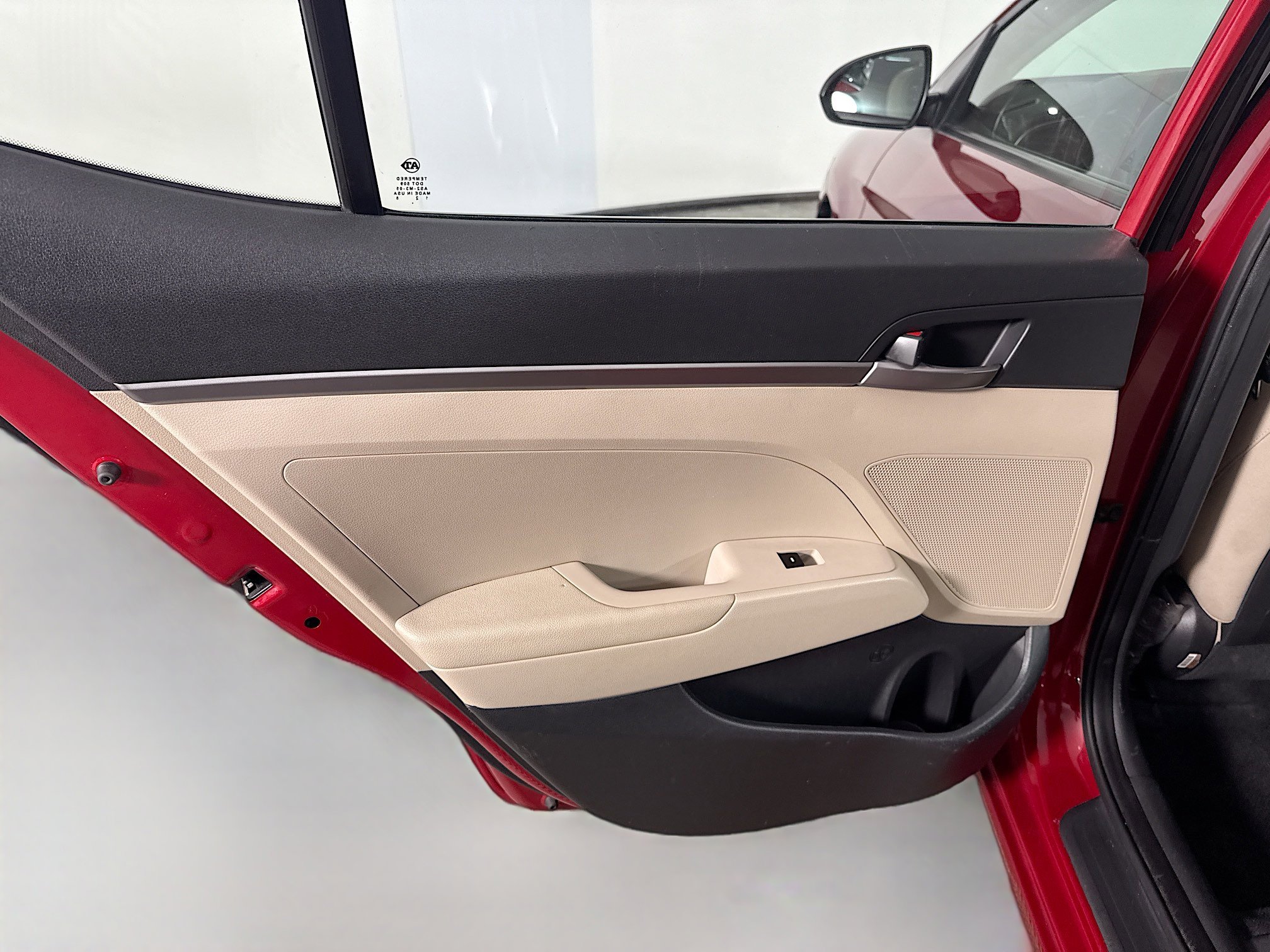 Used 2018 Hyundai Elantra SE w/ Winter Weather Package image 24