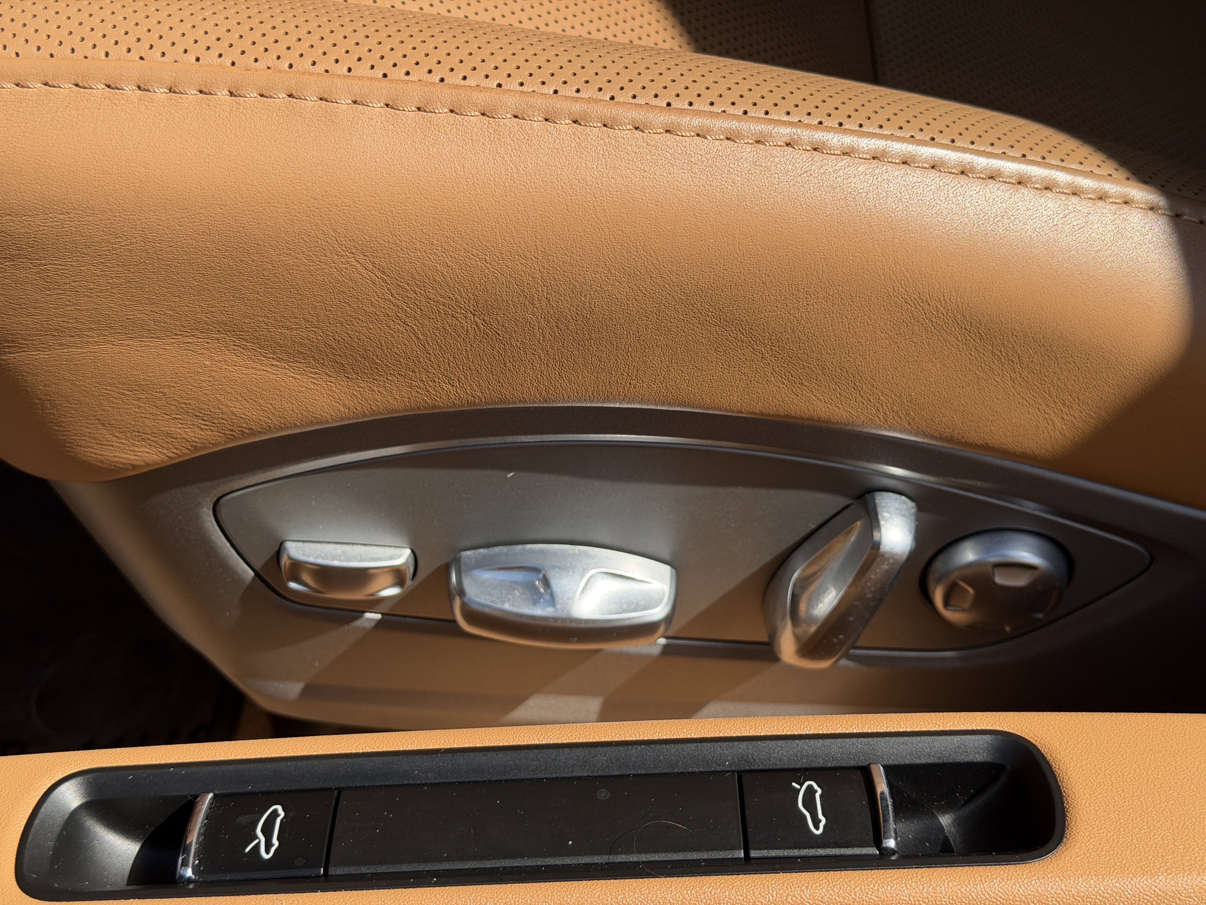 Certified 2015 Porsche 911 Targa 4S image 21