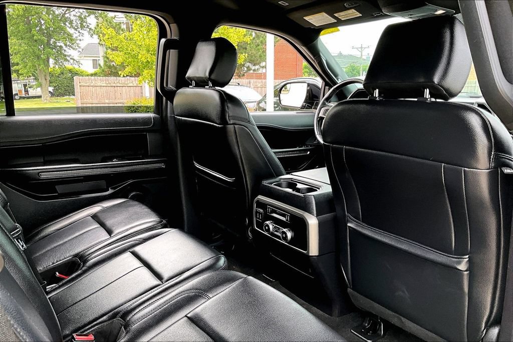 Used 2019 Ford Expedition XLT w/ Equipment Group 201A AWD/4WD image 28