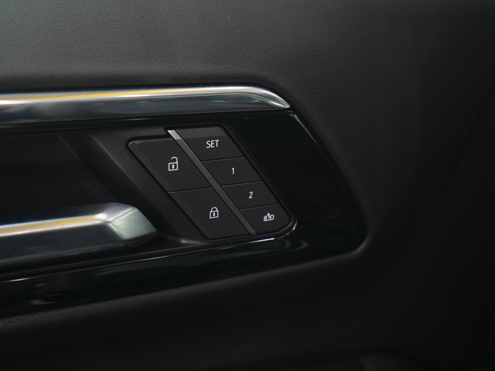 Used 2025 Chevrolet Tahoe High Country w/ Sun And Tow Package image 26