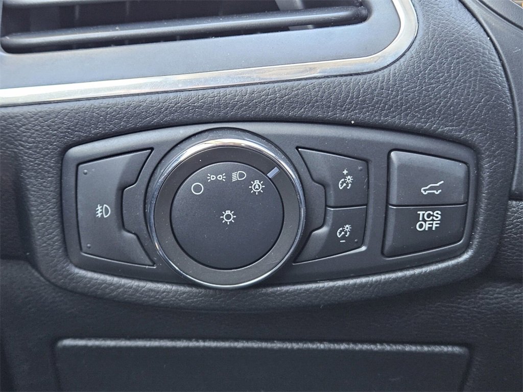 Used 2022 Ford Edge Titanium image 19