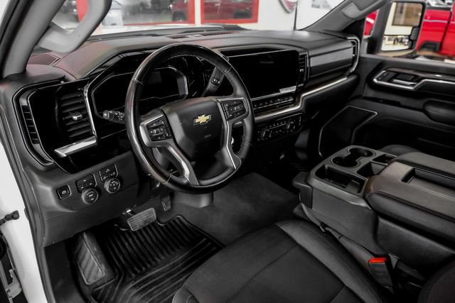 Used 2025 Chevrolet Silverado 2500 LT w/ Convenience Package AWD/4WD image 6