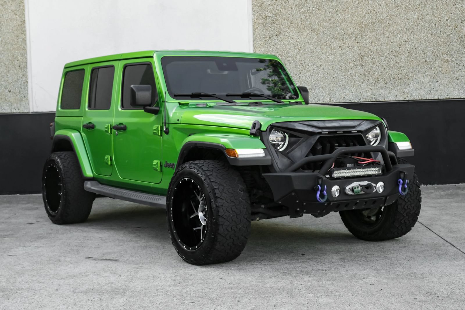 Used 2019 Jeep Wrangler Unlimited Sahara AWD/4WD image 7