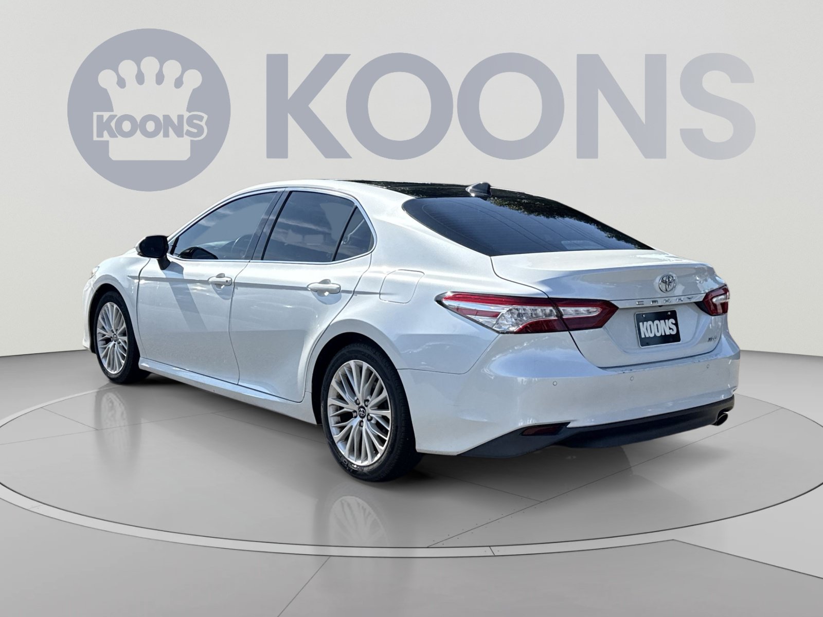 Used 2018 Toyota Camry XLE w/ Audio Package FWD image 4