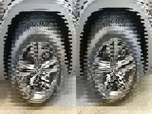 Certified 2022 Volkswagen Atlas Cross Sport SEL R-Line image 6