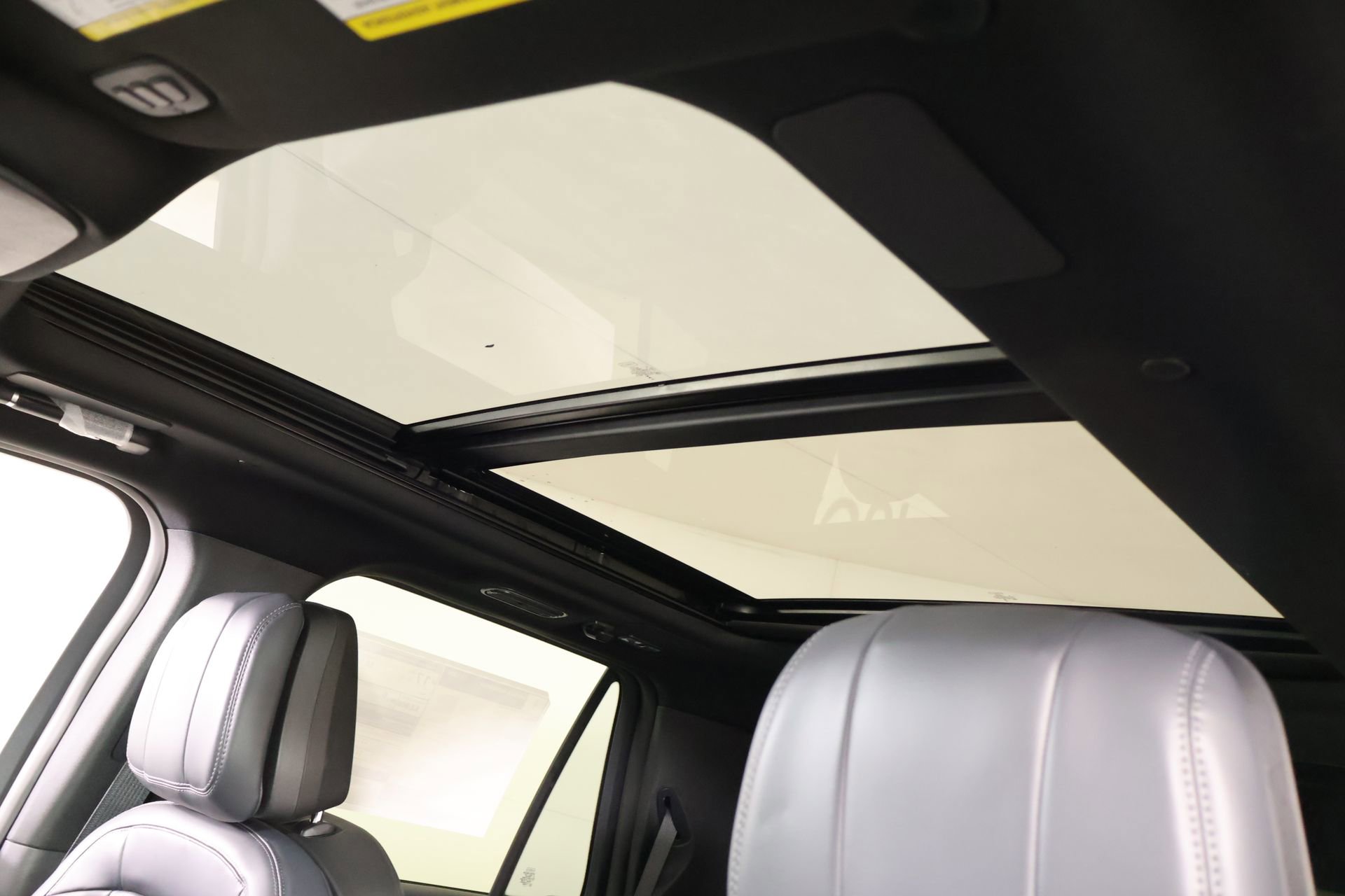 New 2026 Lincoln Navigator Reserve AWD/4WD image 17
