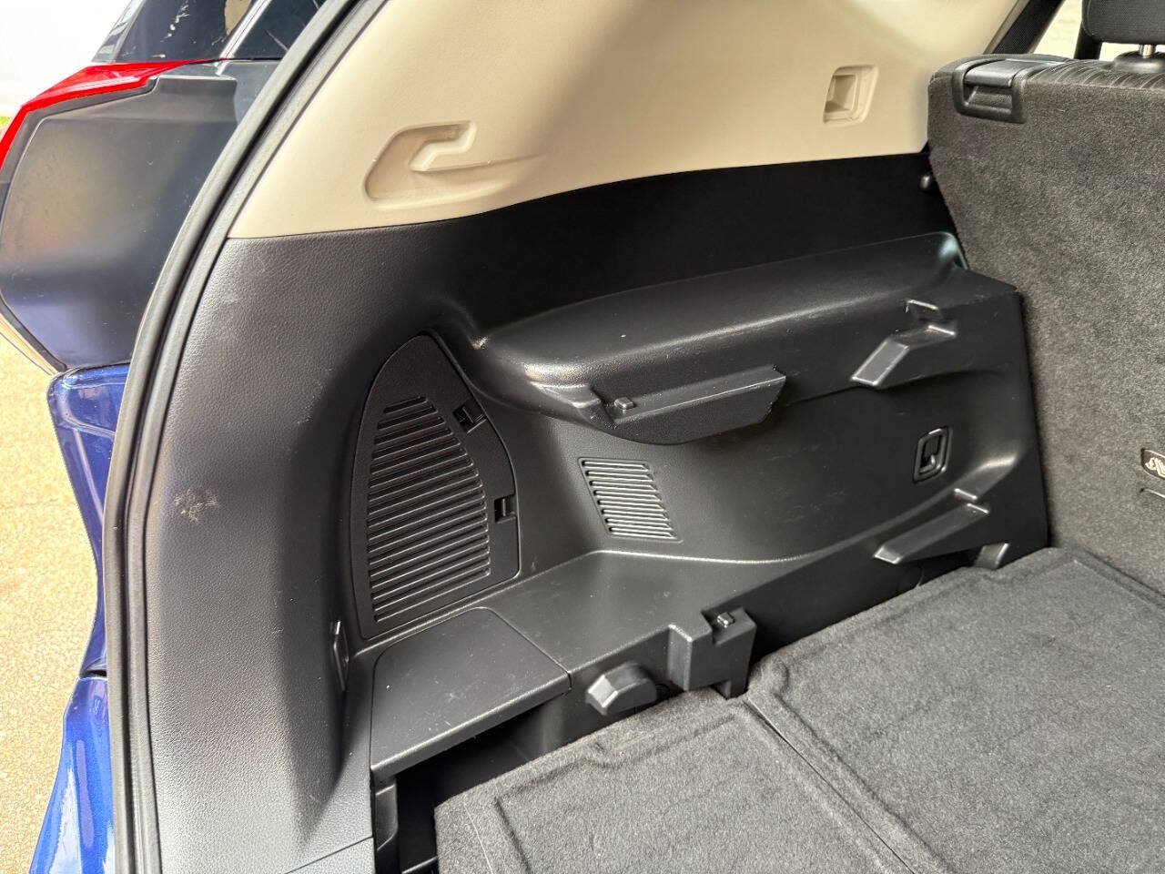 Used 2020 Nissan Rogue S FWD image 16