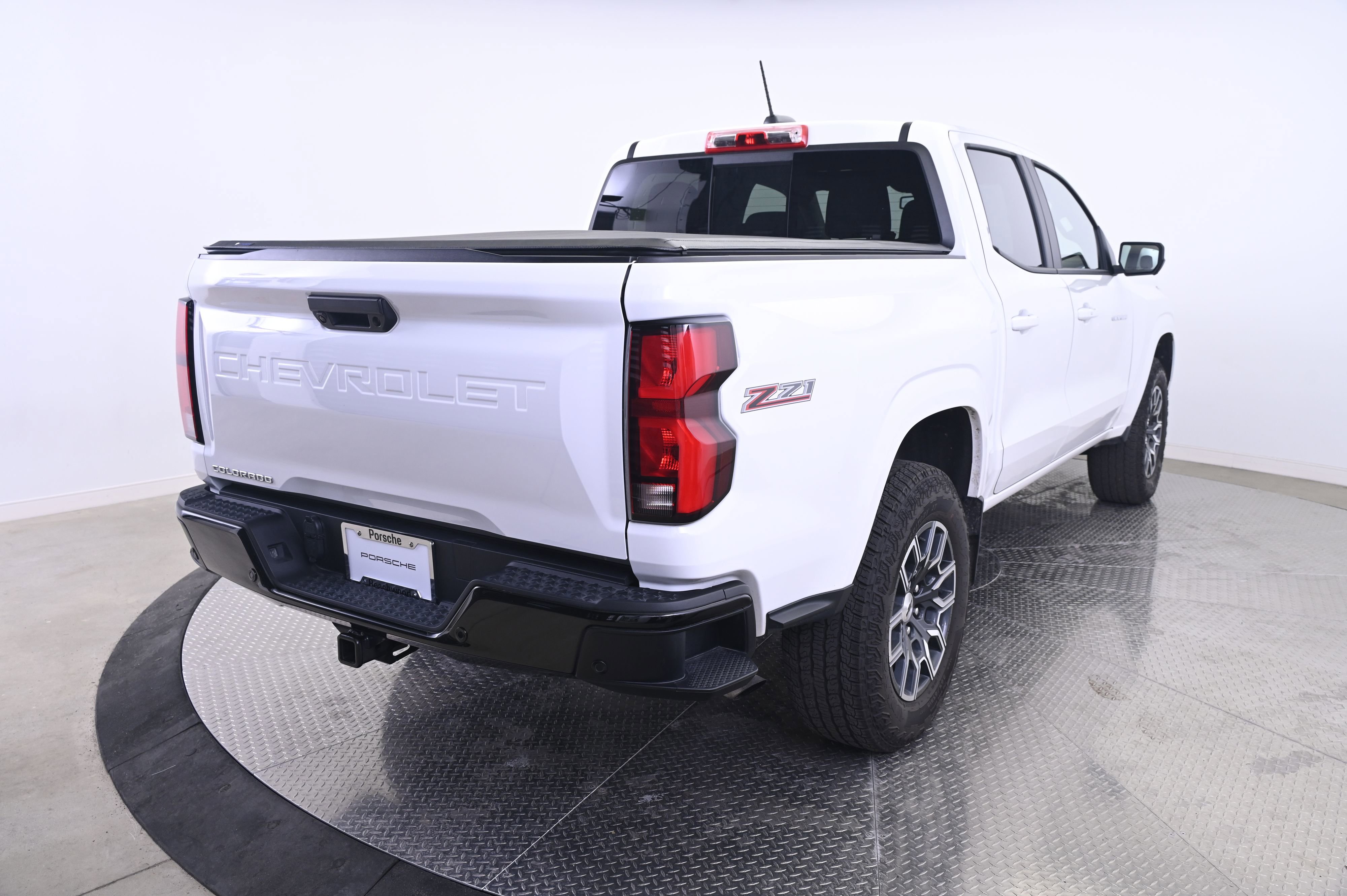 Used 2026 Chevrolet Colorado Z71 w/ Technology Package AWD/4WD image 7