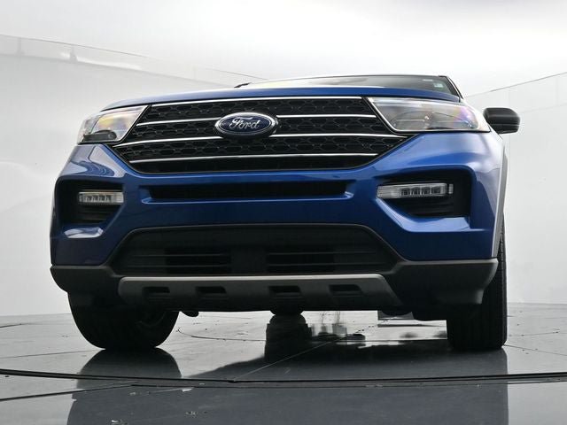 Used 2022 Ford Explorer XLT w/ Equipment Group 202A AWD/4WD image 29