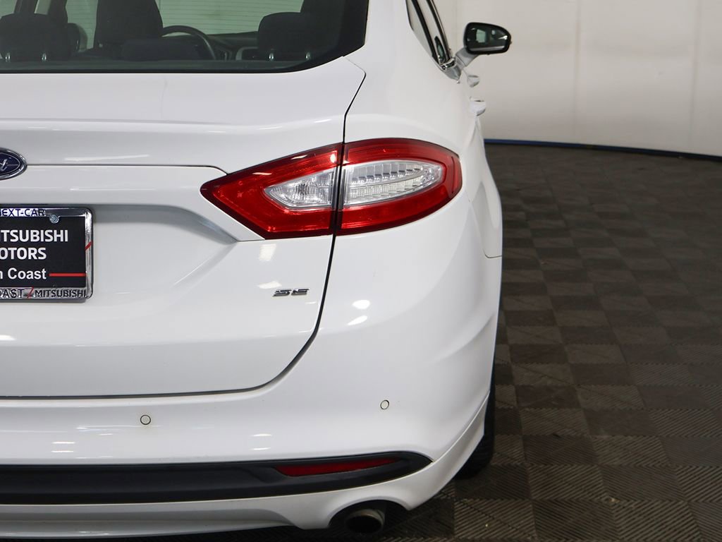 Used 2016 Ford Fusion SE FWD image 13