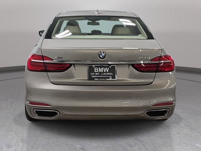 Used 2019 BMW 750i xDrive w/ Cold Weather Package AWD/4WD image 7