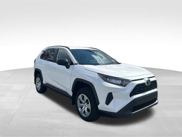 Used 2021 Toyota RAV4 LE image 10
