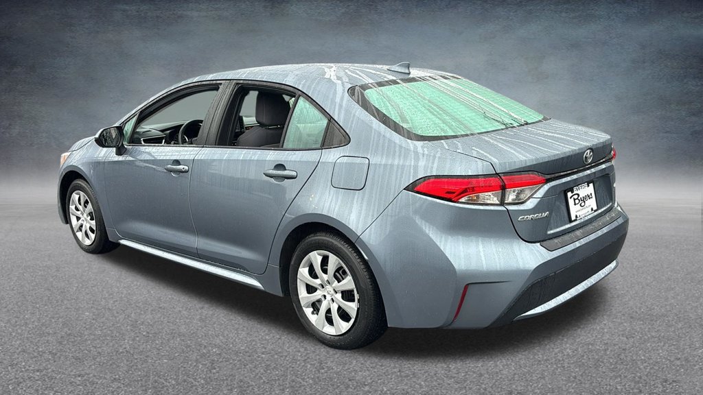 Used 2022 Toyota Corolla LE w/ Carpet Mat Package (TMS) FWD image 4