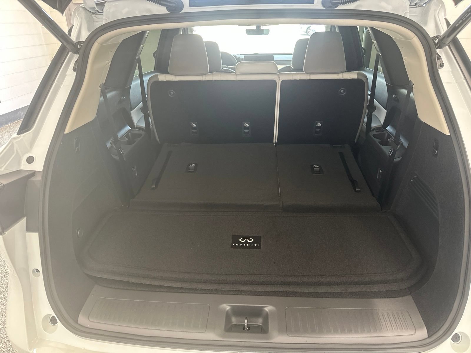 New 2027 INFINITI QX60 Luxe w/ Cargo Package AWD/4WD image 12