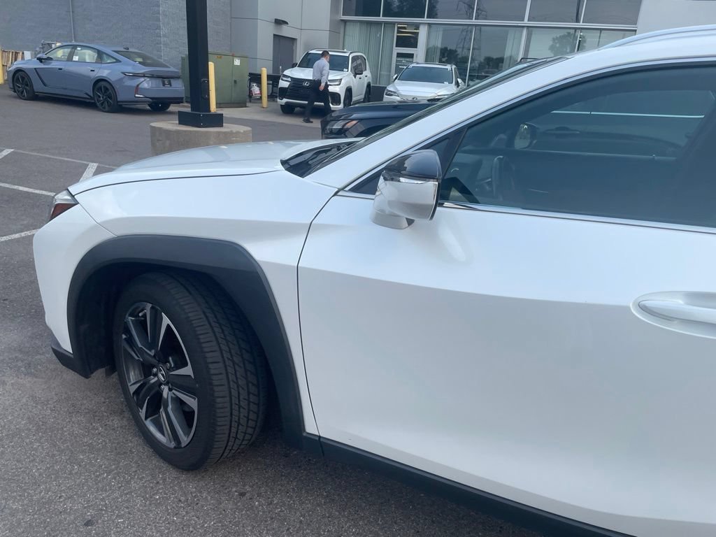 Used 2019 Lexus UX 250h w/ Premium Package AWD/4WD image 12
