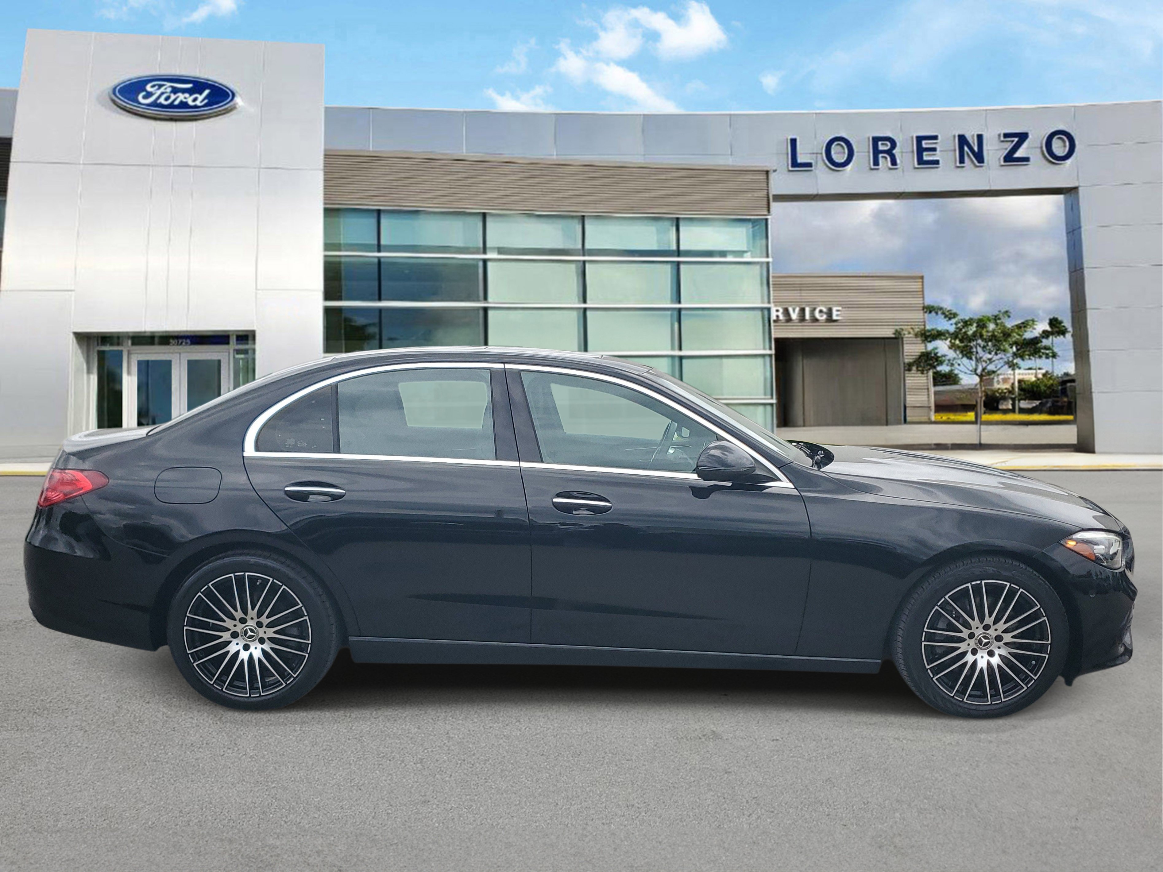 Used 2025 Mercedes-Benz C 300 Sedan image 4