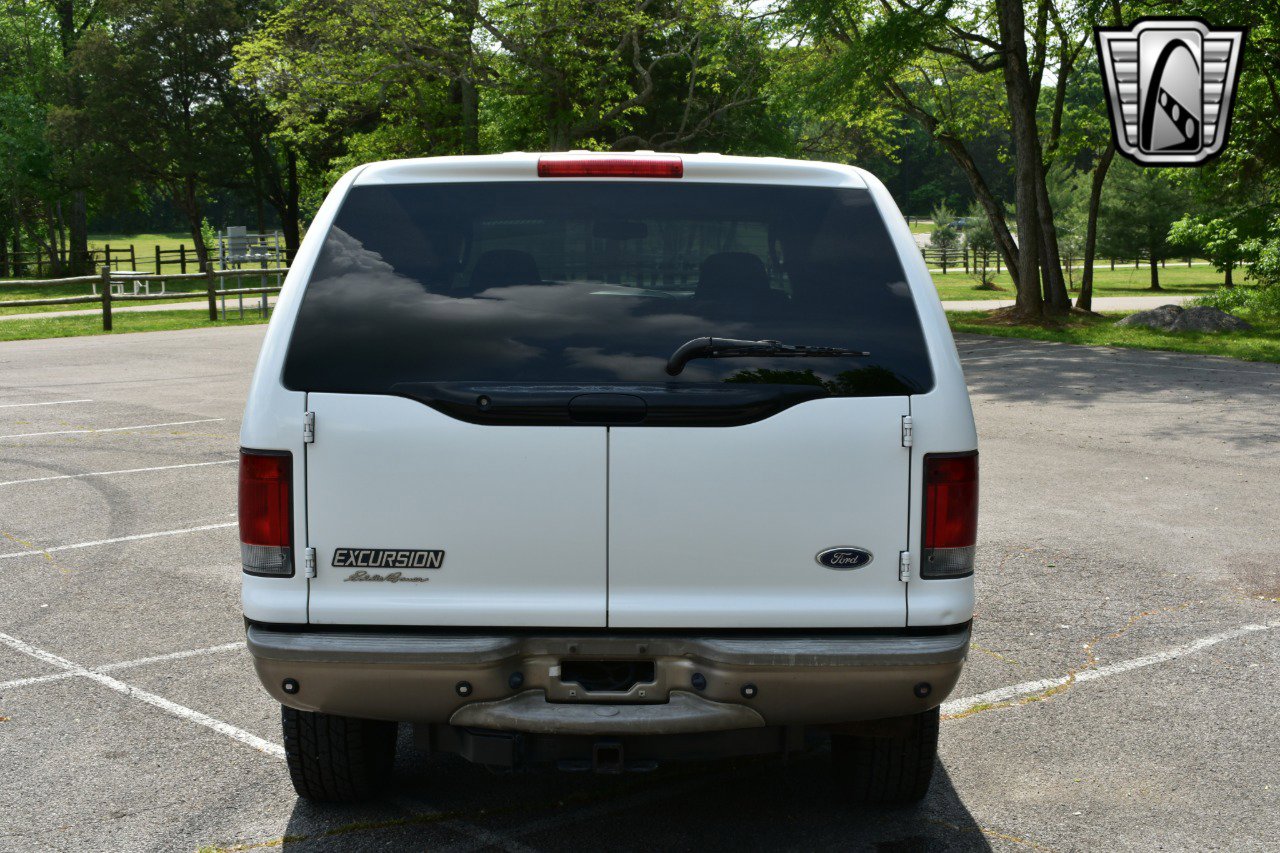 Used 2005 Ford Excursion Eddie Bauer image 4