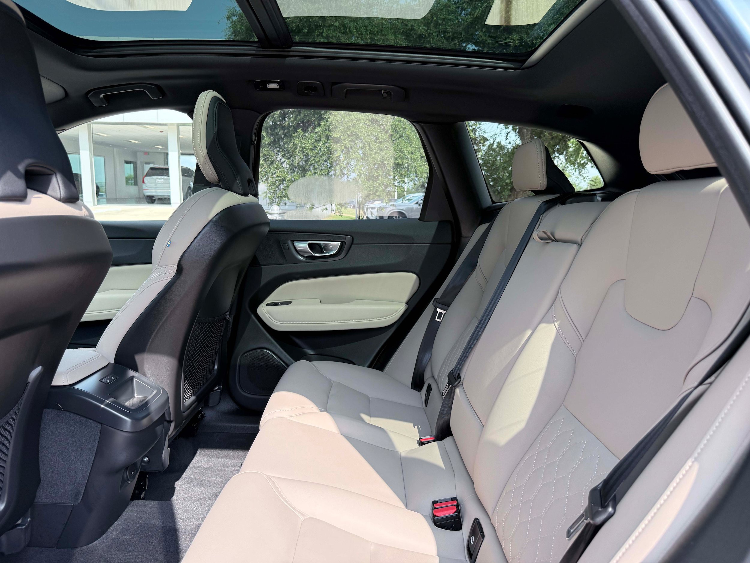Certified 2026 Volvo XC60 B5 Plus AWD/4WD image 16