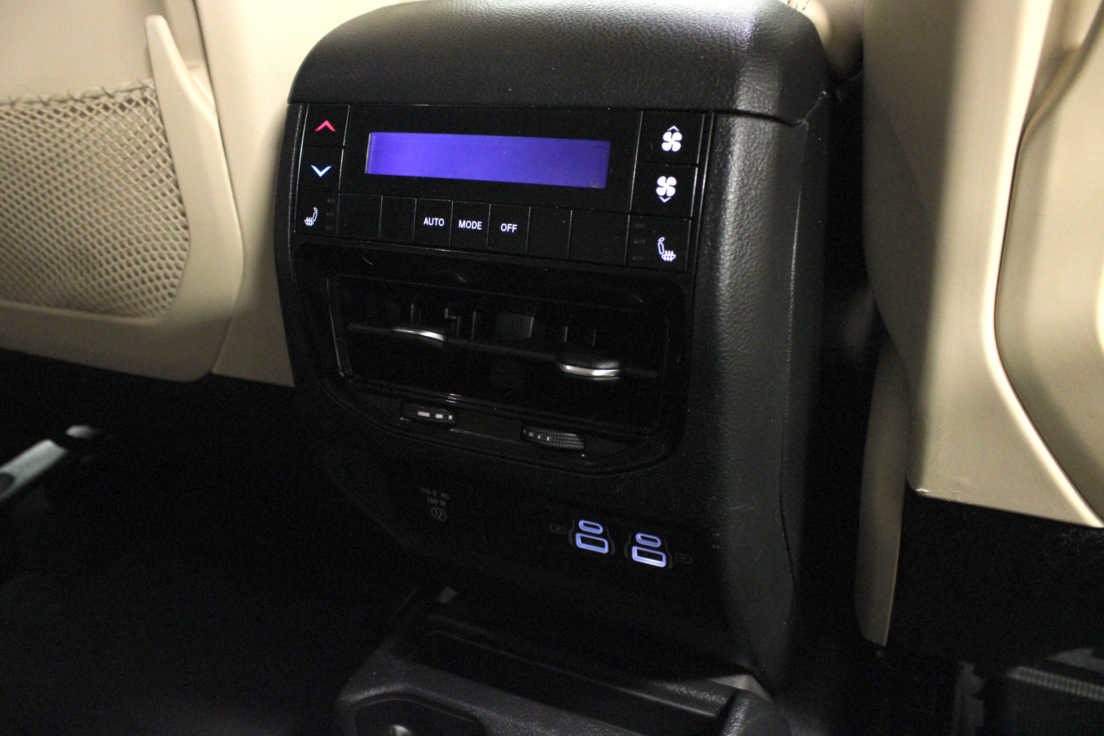 Used 2021 Jeep Grand Cherokee L Limited w/ Luxury Tech Group II image 18