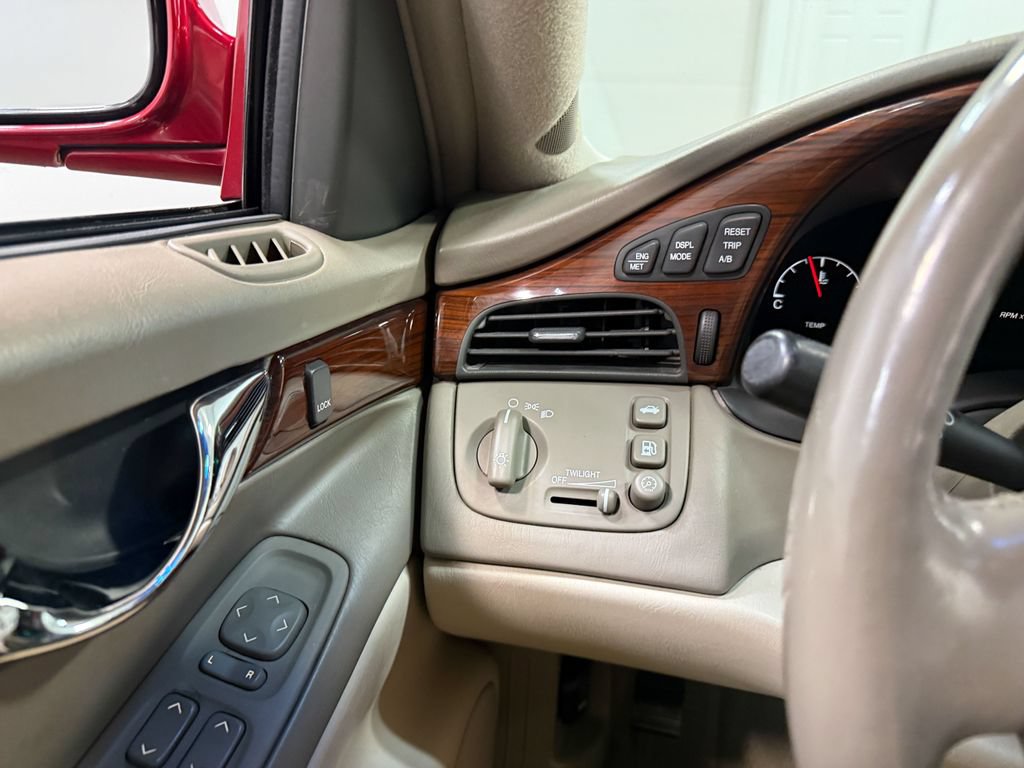Used 2005 Cadillac De Ville DHS w/ Equipment Group FWD image 75