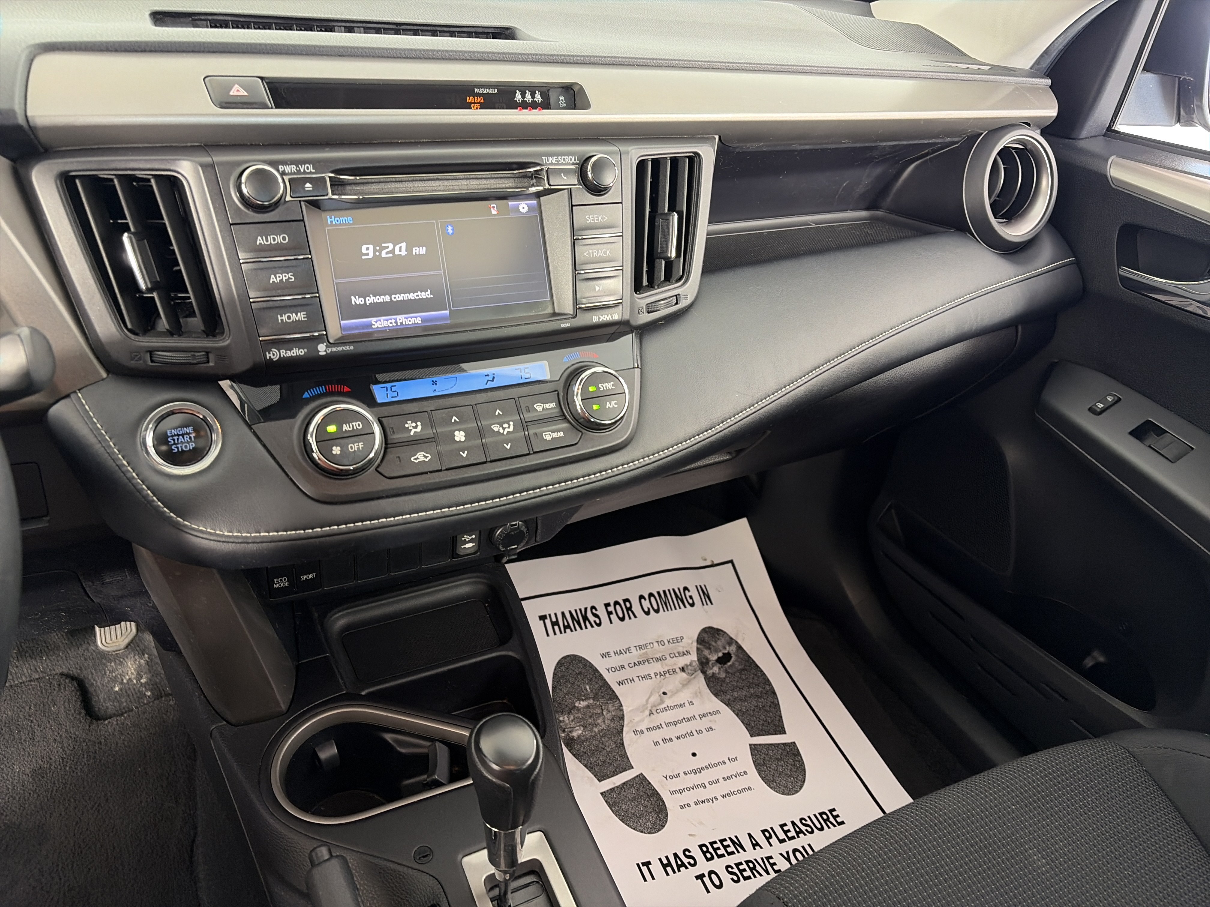 Used 2018 Toyota RAV4 XLE FWD image 4