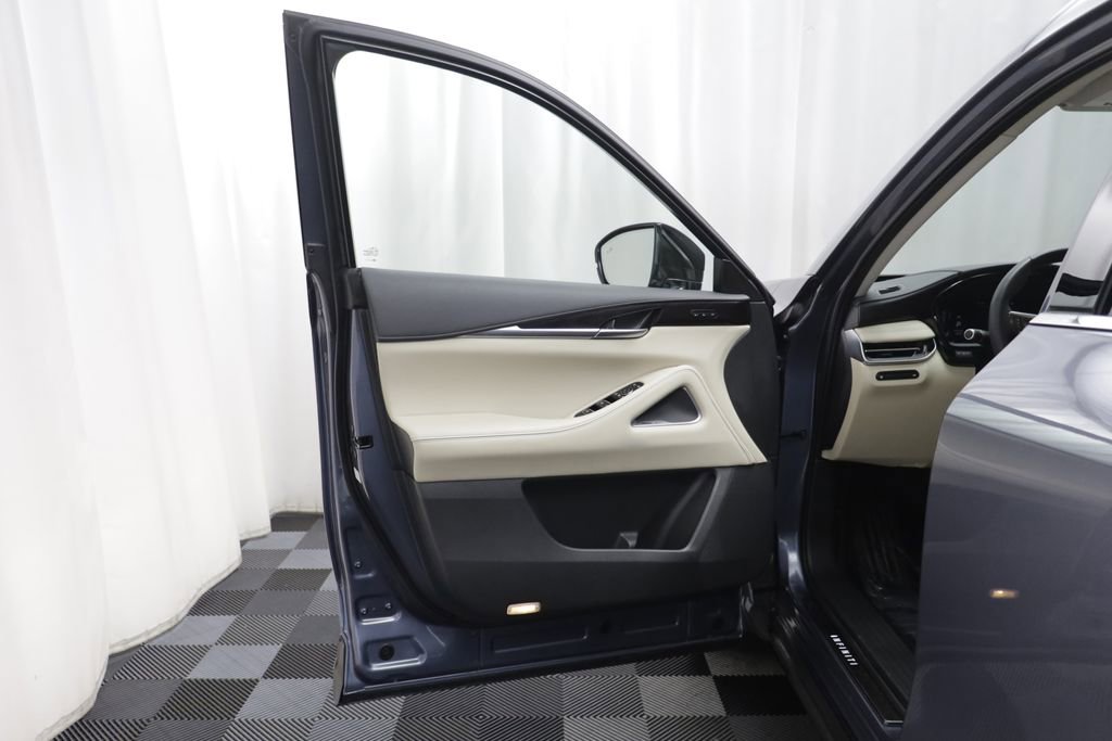 Used 2023 INFINITI QX60 Sensory w/ Cargo Package AWD/4WD image 4