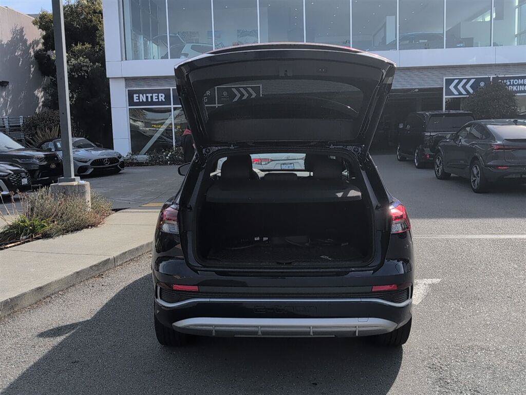 Used 2023 Audi Q4 e-tron Premium Plus w/ Premium Plus AWD/4WD image 17
