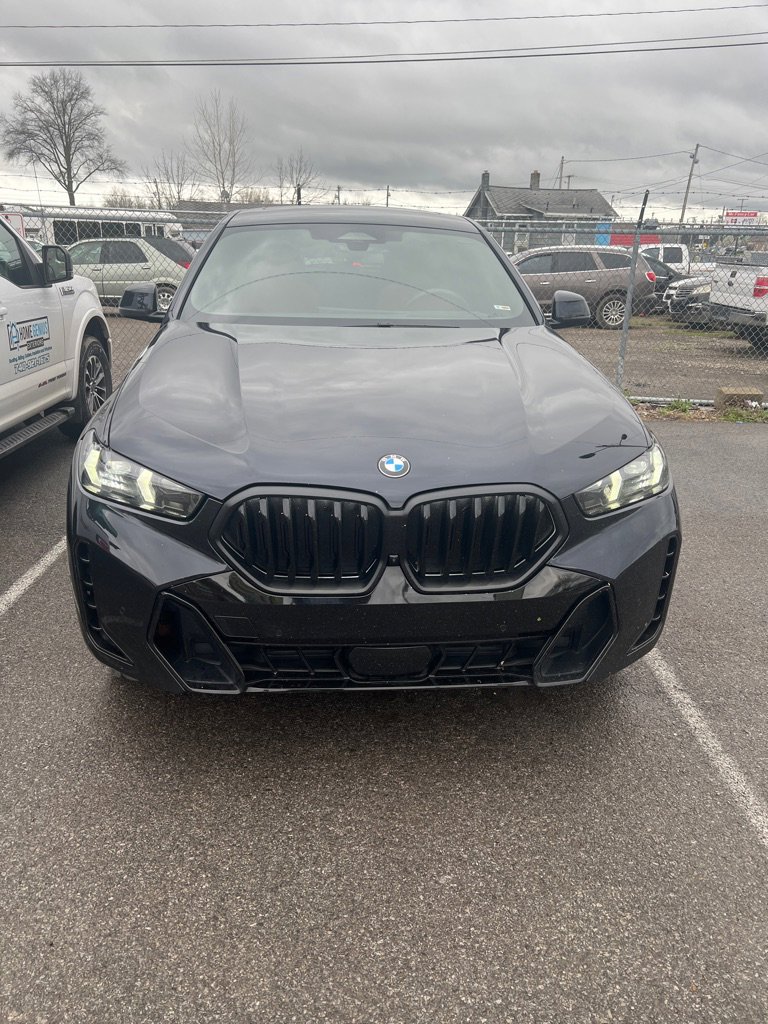 Used 2024 BMW X6 xDrive40i w/ Executive Package image 1