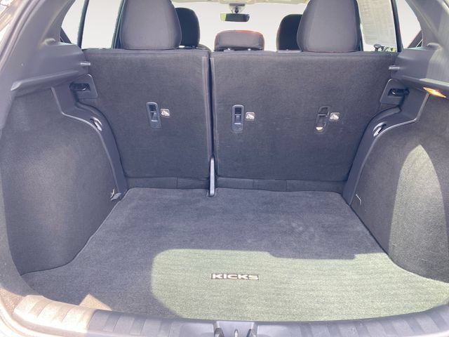 Used 2021 Nissan Kicks SR w/ Interior Electronics Package FWD image 30