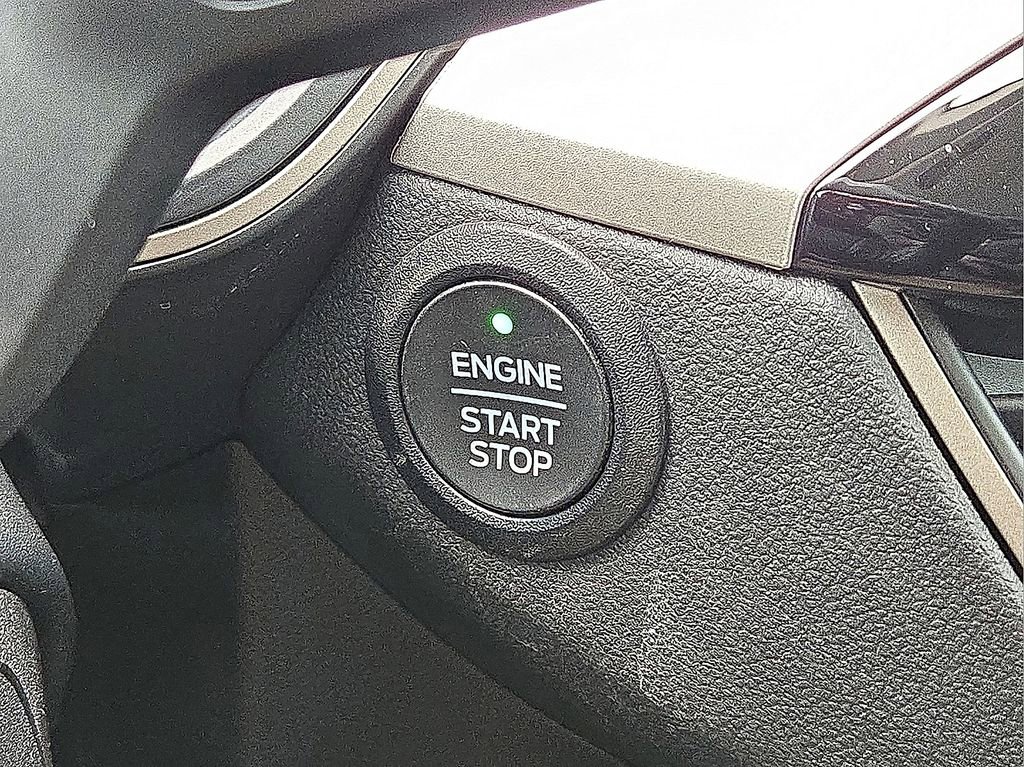 Used 2022 Ford Escape SE w/ Cold Weather Package image 32