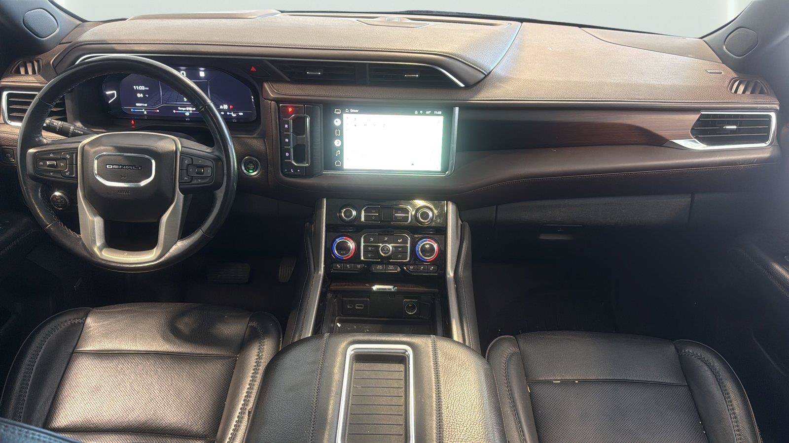 Used 2022 GMC Yukon Denali w/ Denali Premium Package AWD/4WD image 11