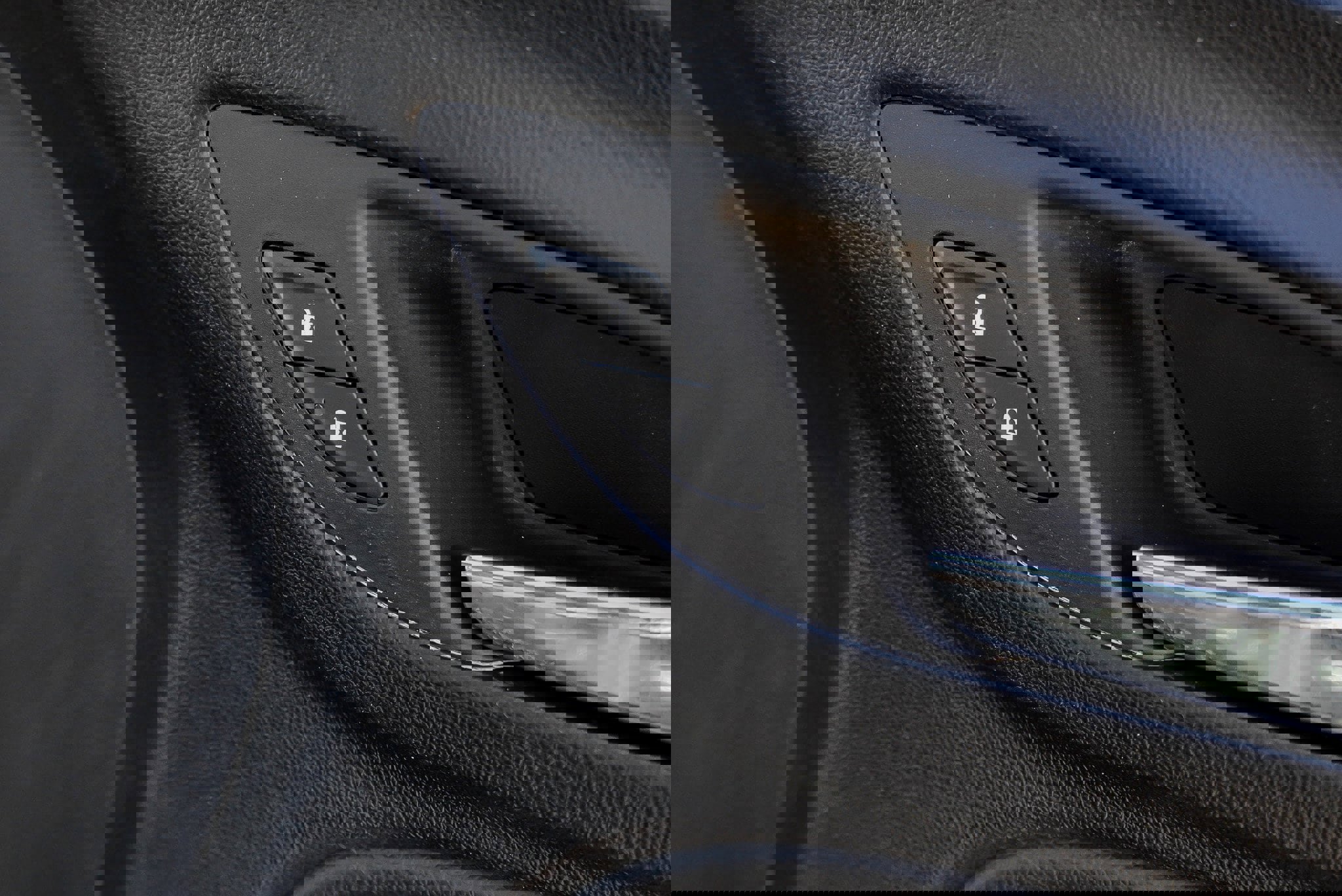 Used 2020 Chevrolet Equinox Premier w/ Premier Redline Edition image 27