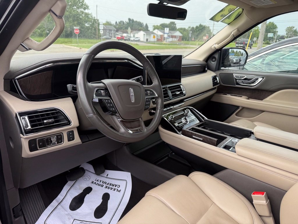 Used 2023 Lincoln Navigator Reserve AWD/4WD image 22