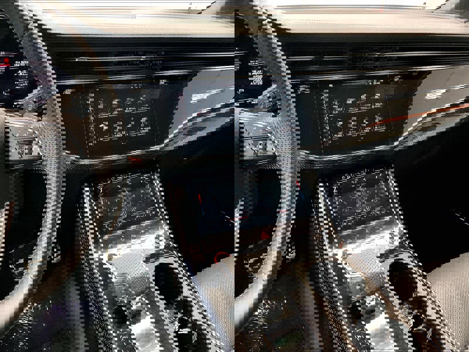 Used 2023 Audi SQ7 Premium Plus w/ Executive Package AWD/4WD image 8