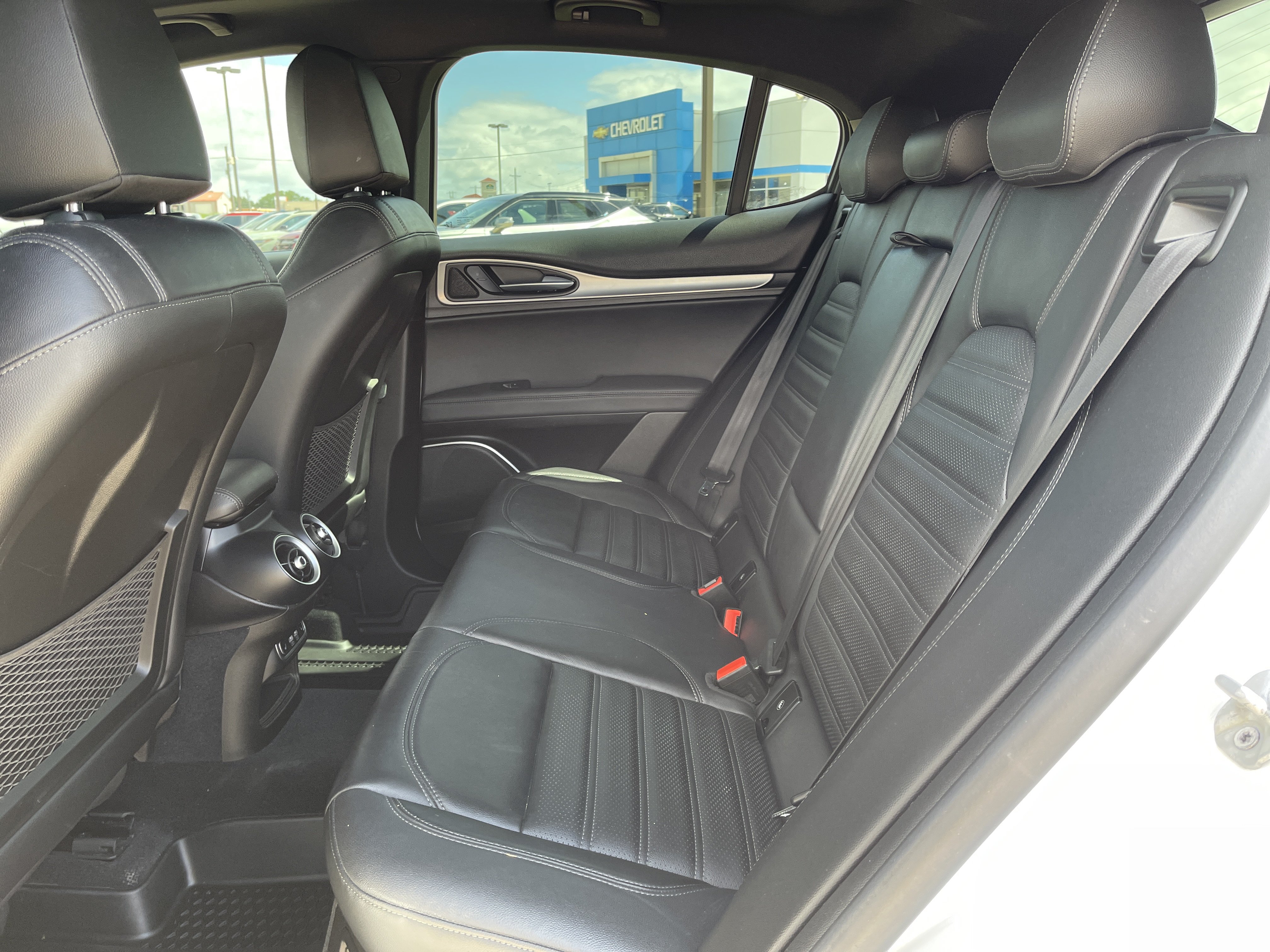 Used 2022 Alfa Romeo Stelvio Veloce AWD/4WD image 36
