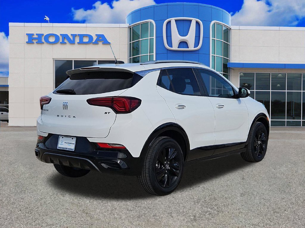 Used 2024 Buick Encore GX Sport Touring AWD/4WD image 3