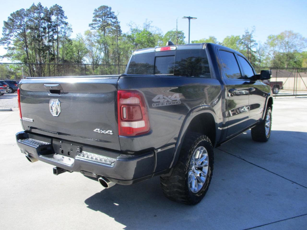 Used 2019 RAM 1500 Laramie w/ Sport Appearance Package AWD/4WD image 6