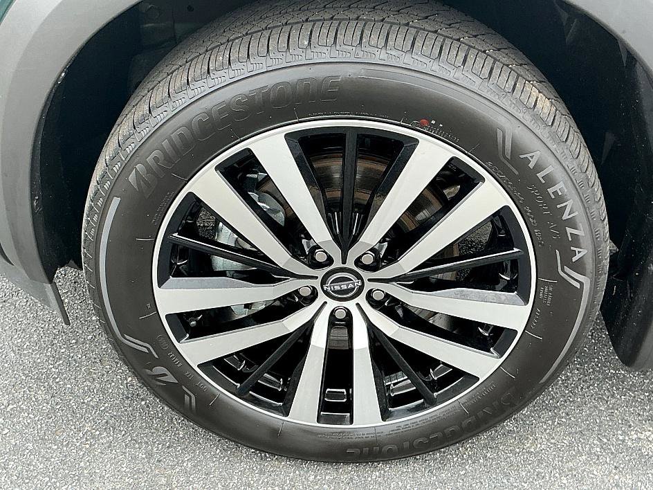 Certified 2025 Nissan Pathfinder Platinum w/ Cargo Package image 7