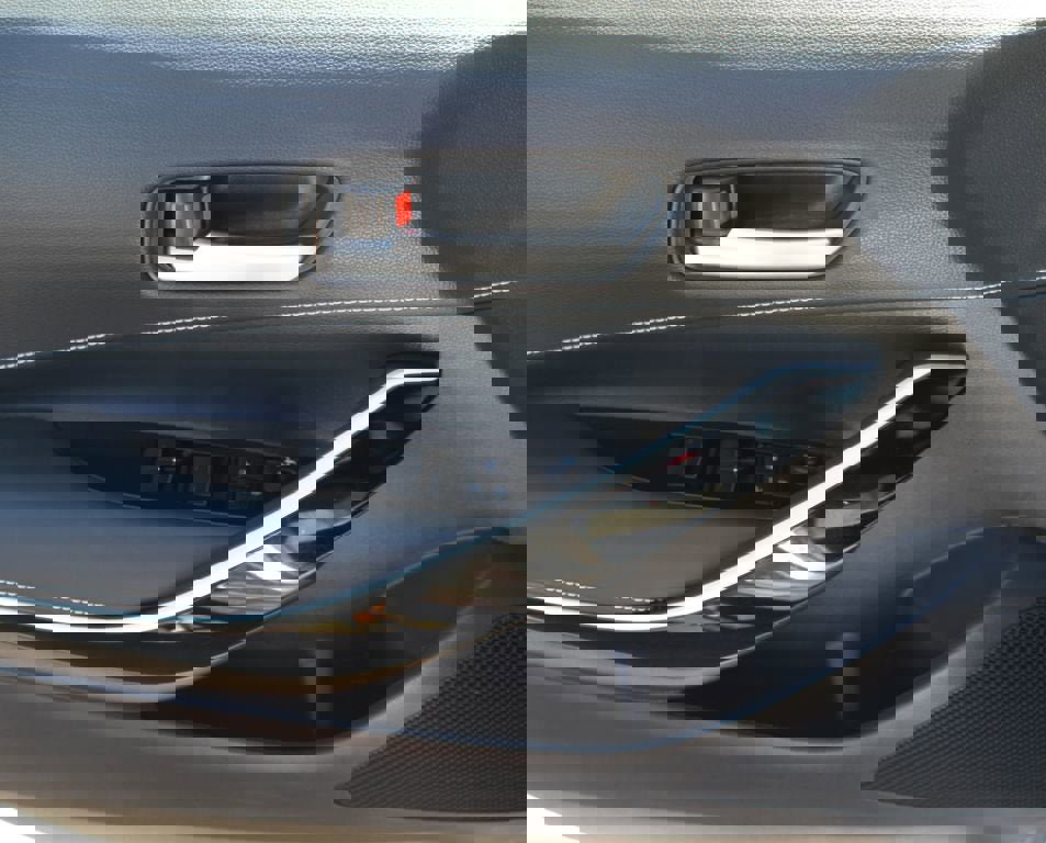 Used 2023 Toyota Corolla XSE image 27