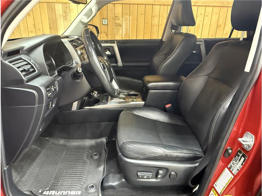 Used 2018 Toyota 4Runner Limited w/ Four Season Floor Mat Package AWD/4WD image 12