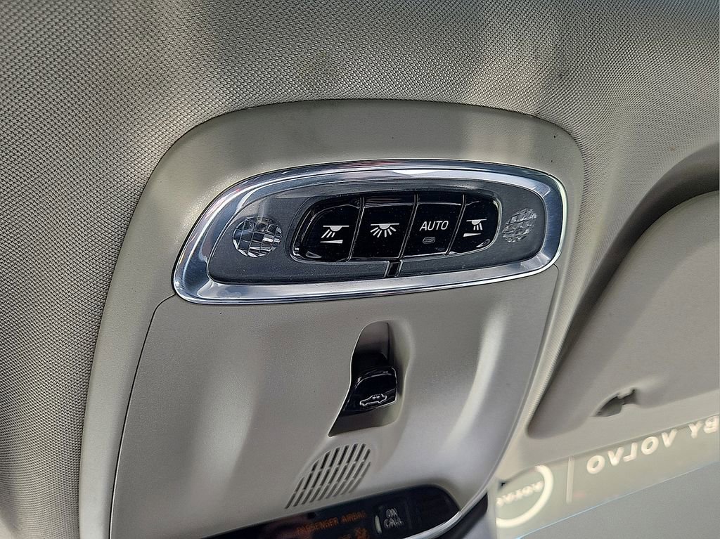 Used 2022 Volvo S60 B5 Momentum image 30