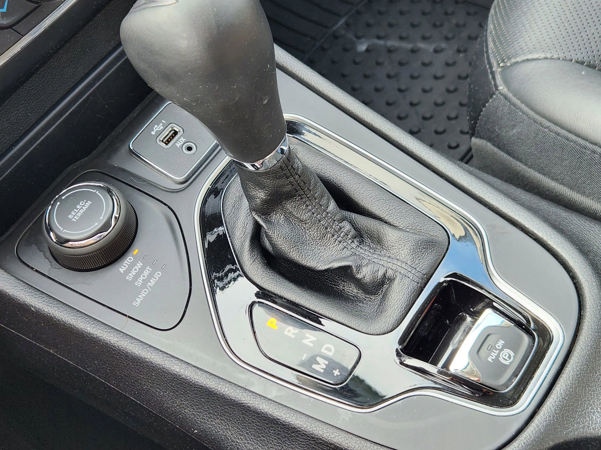 Used 2019 Jeep Cherokee Limited image 36