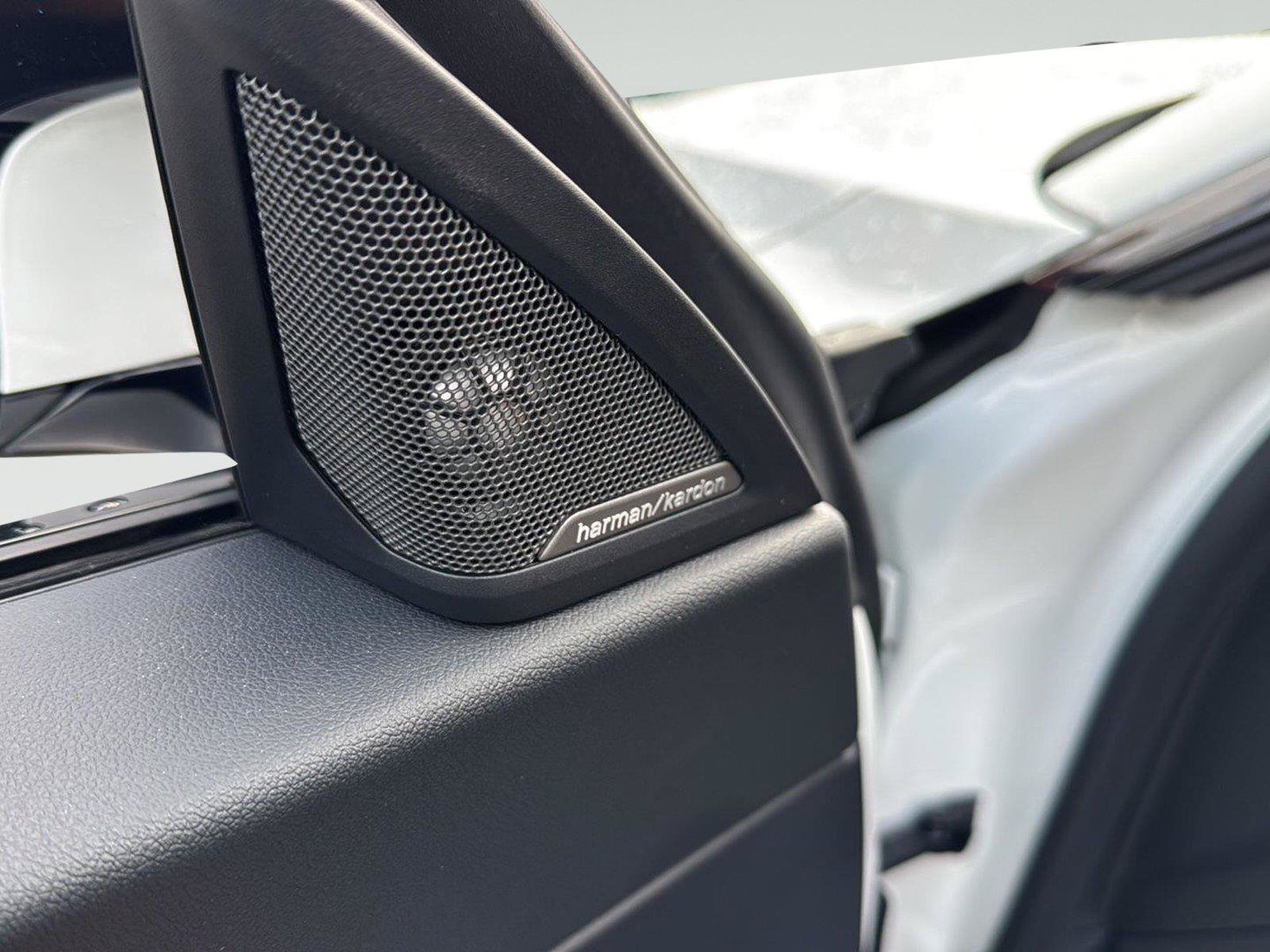Used 2023 BMW M2 w/ Lighting Package RWD image 16