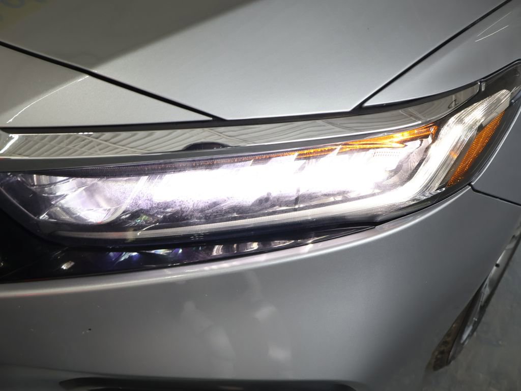 Used 2018 Honda Accord EX image 27