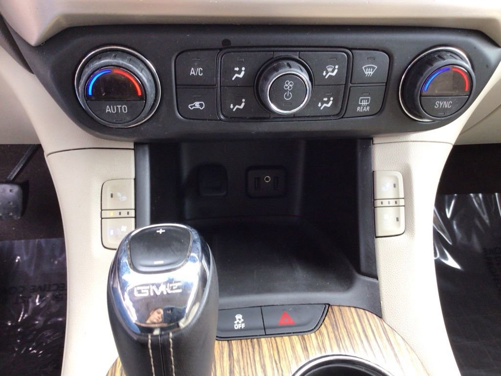 Used 2019 GMC Acadia Denali w/ Technology Package AWD/4WD image 22
