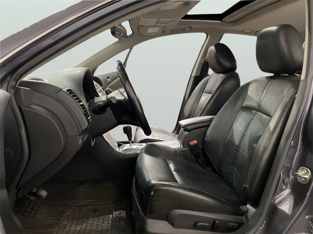 Used 2012 Nissan Altima 3.5 SR w/ Sport Pkg image 9