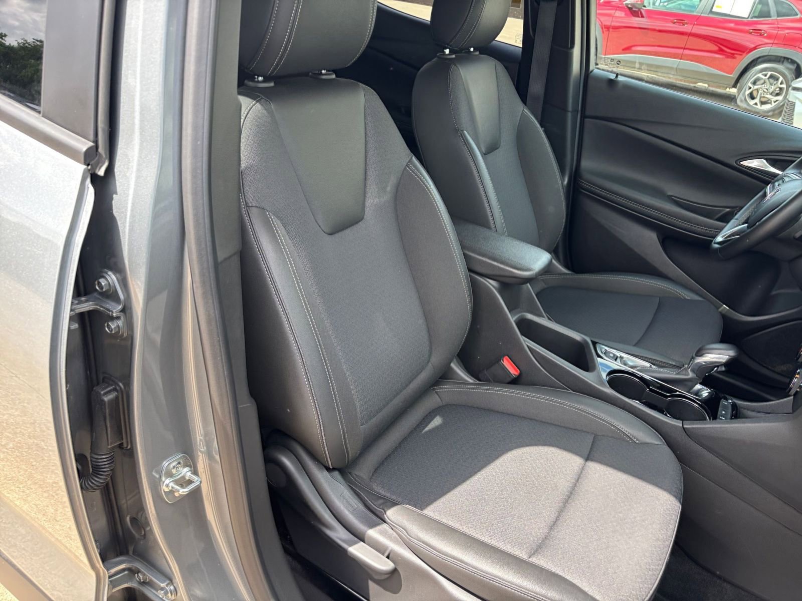 Used 2025 Buick Encore GX Preferred image 35