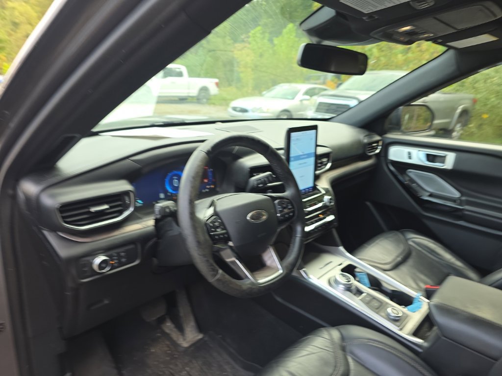 Used 2021 Ford Explorer Platinum w/ Equipment Group 601A AWD/4WD image 12