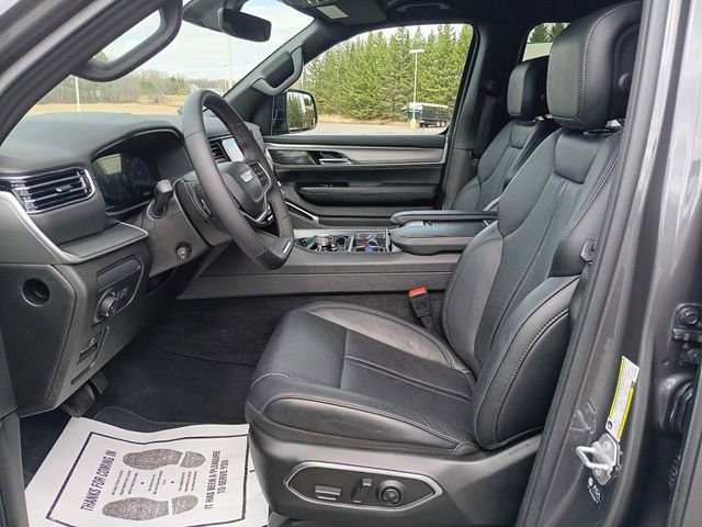 Used 2025 Jeep Wagoneer L Series II image 20